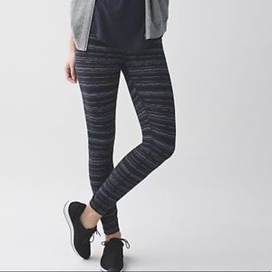 Lululemon High times cyber stripe blue/blk Size 4